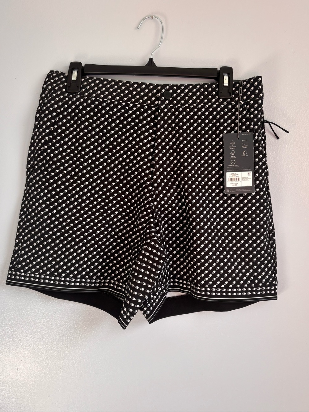 VRST Men's Pure Black Printed 6" Resort Shorts. SZ M. NWT